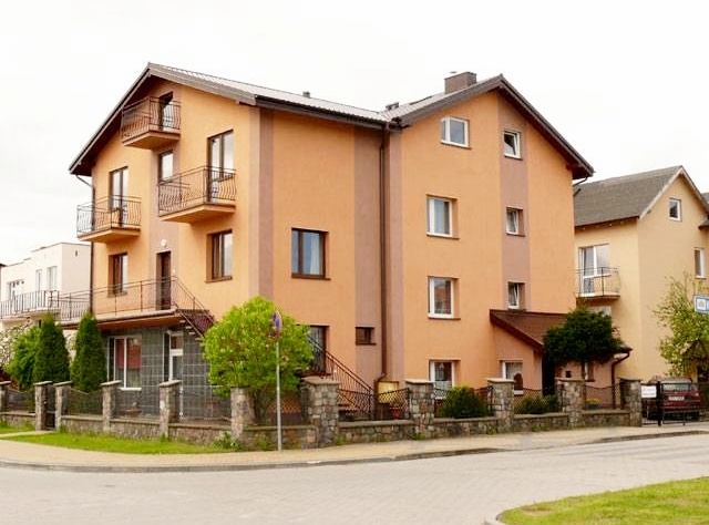 Pokoje Gościnne Jasta Obiekt od strony ulicy Miłej